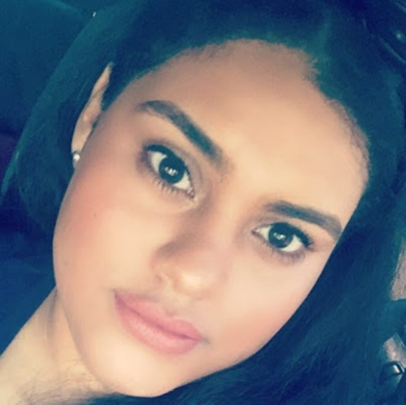 Meet your Posher, Andrea - Picture 1 of 1